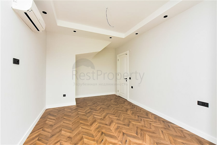 بنتهاوس فاخر مع إطلالات بانورامية على البحر في وسط ألانيا