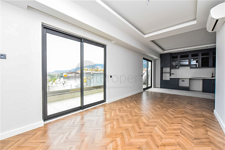 بنتهاوس فاخر مع إطلالات بانورامية على البحر في وسط ألانيا