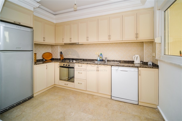 شقة مفروشة 2 + 1 في سيكجيلي