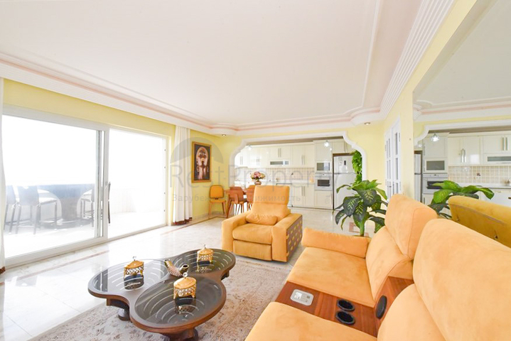 شقة 2 + 1 مع إطلالة بانورامية على البحر