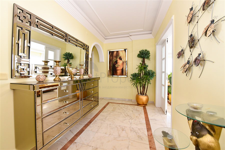 شقة 2 + 1 مع إطلالة بانورامية على البحر