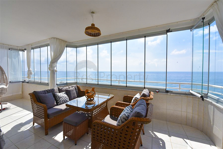 شقة 2 + 1 على الخط الأول في حي محمودلار