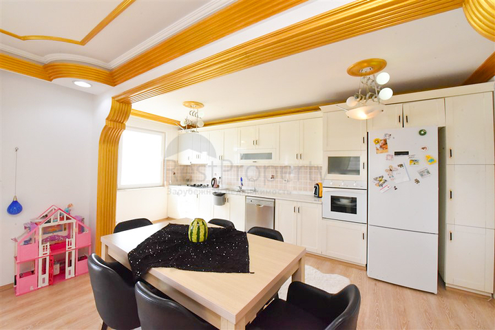 شقة 2 + 1 على الخط الأول في حي محمودلار