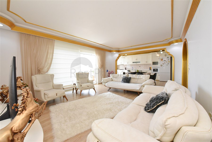 شقة 2 + 1 على الخط الأول في حي محمودلار