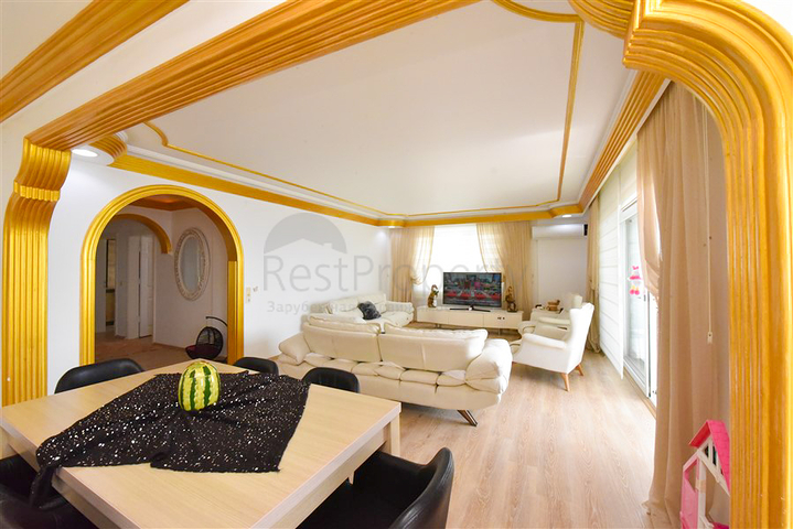 شقة 2 + 1 على الخط الأول في حي محمودلار