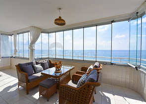 شقة 2 + 1 على الخط الأول في حي محمودلار