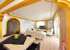 شقة 2 + 1 على الخط الأول في حي محمودلار