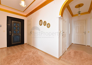 شقة 2 + 1 على الخط الأول في حي محمودلار