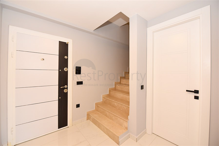 بنتهاوس واسع 3 + 1 في منطقة كيستل