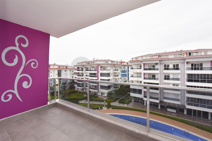 بنتهاوس واسع 3 + 1 في منطقة كيستل