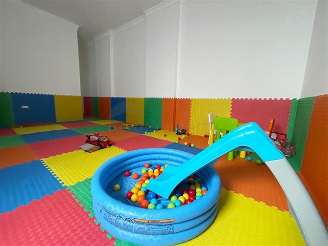 شقة فاخرة 1 + 1 في منطقة أوبا  