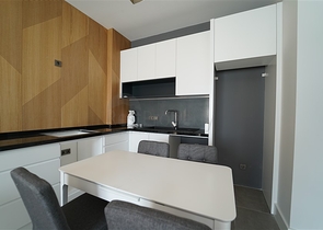 شقة مع الأثاث والأجهزة المنزلية على كليوباترا