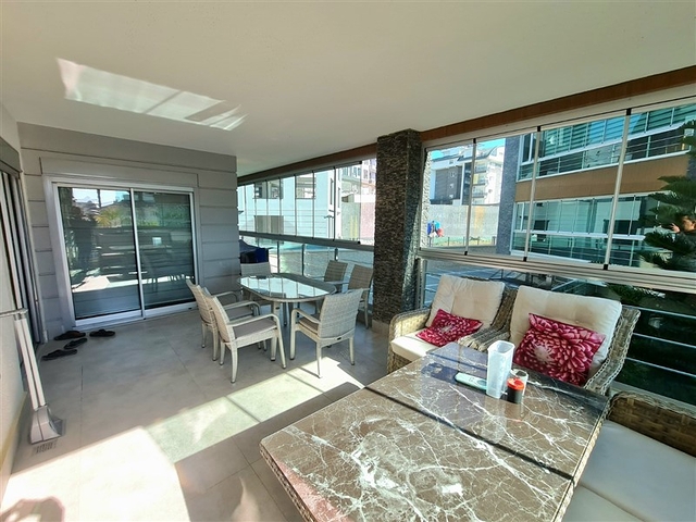 شقة في مجمع فاخر 2 + 1 في منطقة النخبة في أوبا