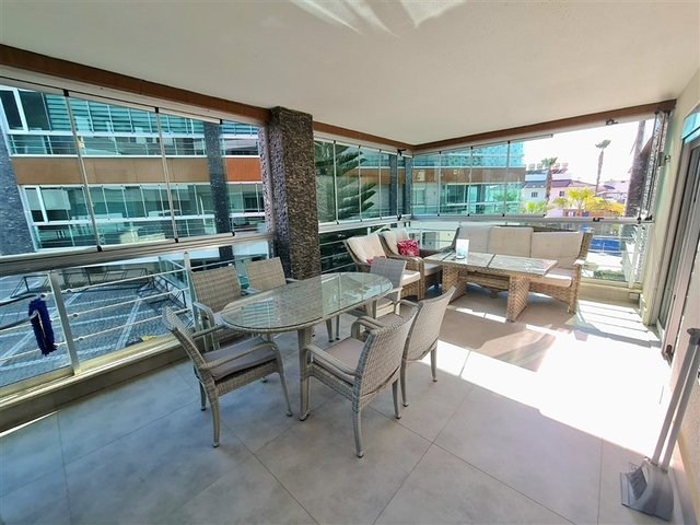 شقة في مجمع فاخر 2 + 1 في منطقة النخبة في أوبا