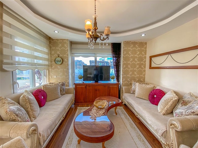 دوبلكس حديقة 3 + 1 في منطقة كيستل الشهيرة