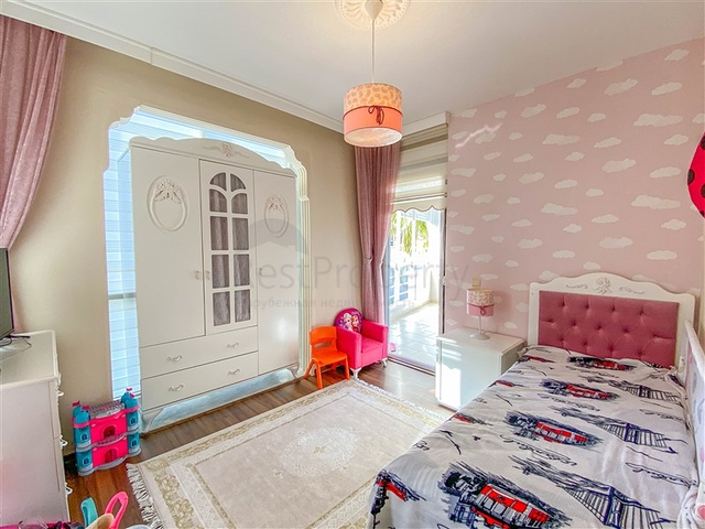 دوبلكس حديقة 3 + 1 في منطقة كيستل الشهيرة