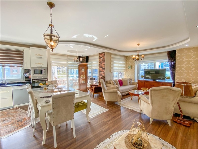 دوبلكس حديقة 3 + 1 في منطقة كيستل الشهيرة