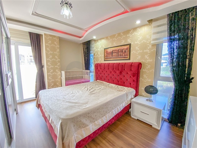 دوبلكس حديقة 3 + 1 في منطقة كيستل الشهيرة