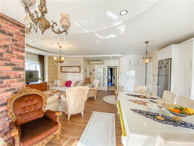 دوبلكس حديقة 3 + 1 في منطقة كيستل الشهيرة