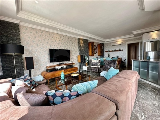 شقة 2+1 مع إطلالة جميلة على البحر