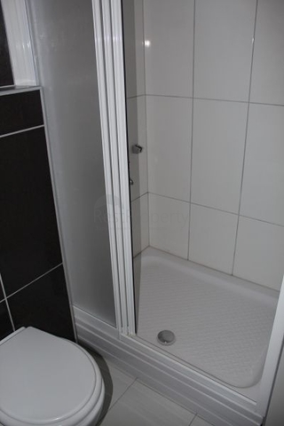 شقق بتصاميم مختلفة ضمن مجمع حديث في افسلار 