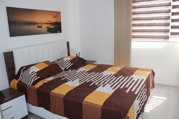 شقق بتصاميم مختلفة ضمن مجمع حديث في افسلار 