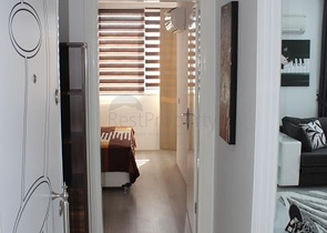 شقق بتصاميم مختلفة ضمن مجمع حديث في افسلار 