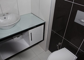 شقق بتصاميم مختلفة ضمن مجمع حديث في افسلار 