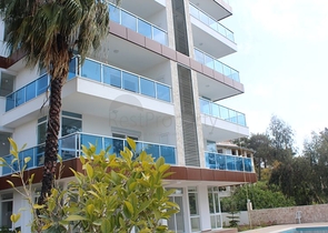 شقق بتصاميم مختلفة ضمن مجمع حديث في افسلار 