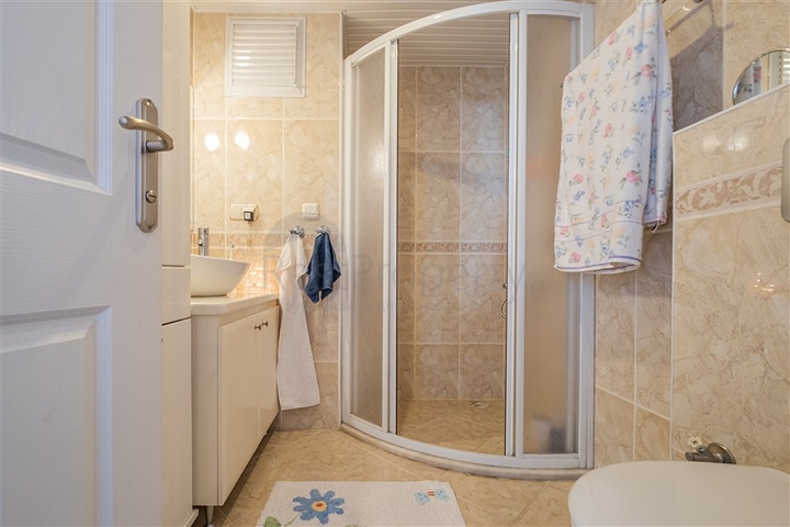 شقة مفروشة 2 + 1 في أحد مجمعات سيكجيلي السكنية