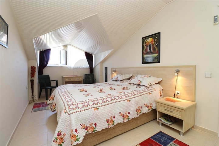 3 + 2 شقة مخطط الطابق في المنطقة الوسطى من ألانيا