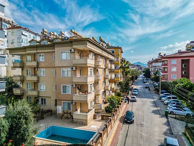 3 + 2 شقة مخطط الطابق في المنطقة الوسطى من ألانيا