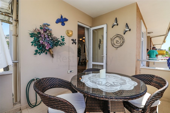 3 + 2 شقة مخطط الطابق في المنطقة الوسطى من ألانيا