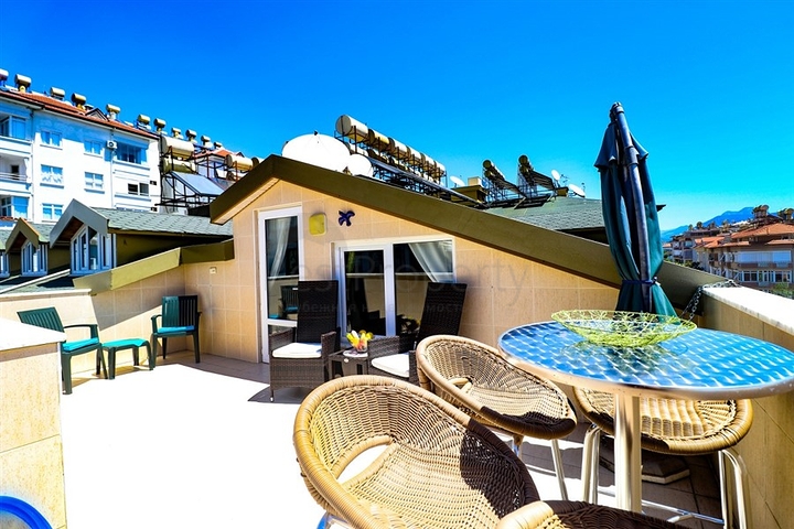 3 + 2 شقة مخطط الطابق في المنطقة الوسطى من ألانيا