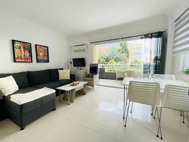 شقة 100 متر من البحر مع تخطيط 1 + 1 في منطقة النخبة من أوبا