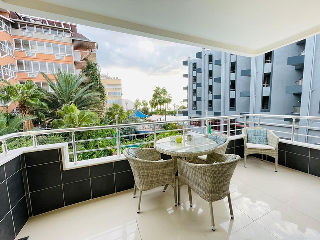 شقة 100 متر من البحر مع تخطيط 1 + 1 في منطقة النخبة من أوبا