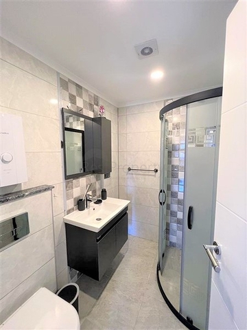 بنتهاوس واسع 4 + 1 في وسط ألانيا مع إطلالة على القلعة