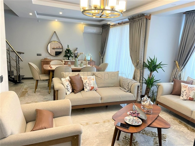 بنتهاوس 4 + 1 في وسط ألانيا على مسافة قريبة من البحر