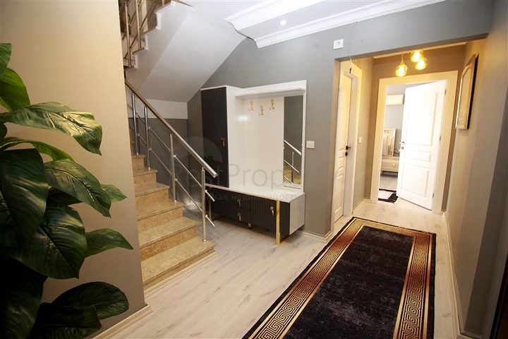 بنتهاوس واسع 3 + 1 في منطقة محمودلار