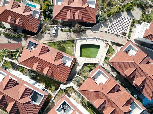 بنتهاوس 3 + 1 مع إطلالات خلابة على البحر في منطقة بكتاش الخلابة