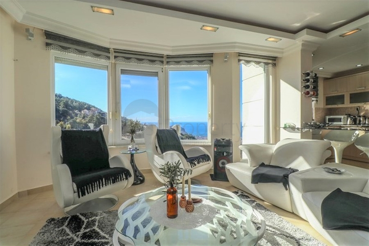 بنتهاوس 3 + 1 مع إطلالات خلابة على البحر في منطقة بكتاش الخلابة