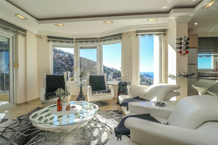 بنتهاوس 3 + 1 مع إطلالات خلابة على البحر في منطقة بكتاش الخلابة