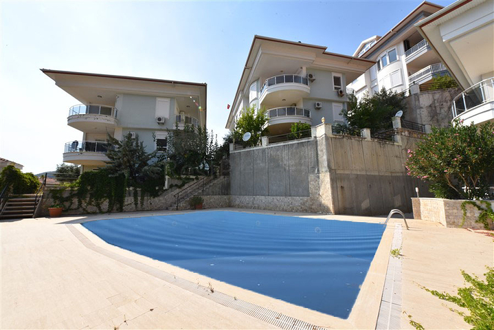 بنتهاوس 3 + 1 مع إطلالات خلابة على البحر في منطقة بكتاش الخلابة