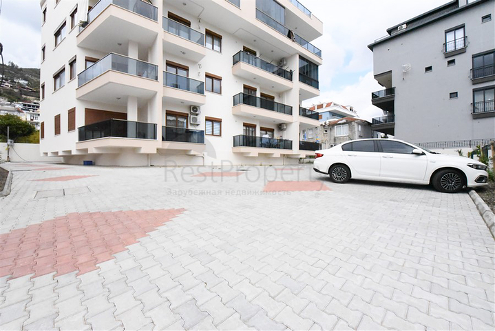 بنتهاوس واسع مطل على البحر في وسط ألانيا