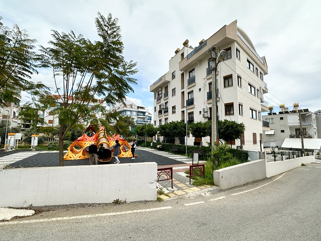 بنتهاوس واسع مطل على البحر في وسط ألانيا