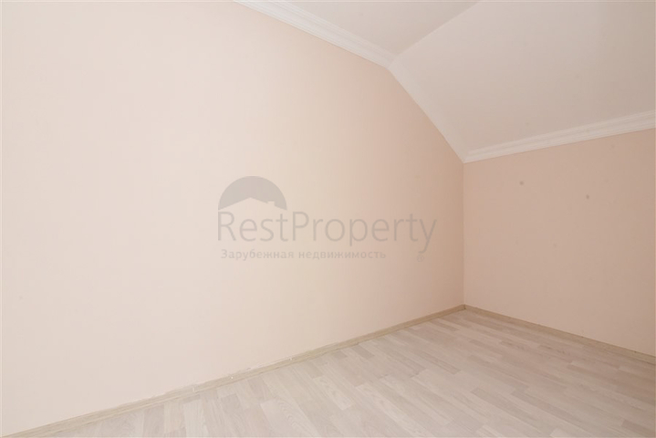 بنتهاوس واسع مطل على البحر في وسط ألانيا