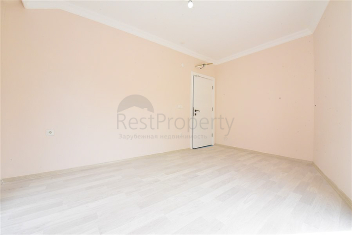 بنتهاوس واسع مطل على البحر في وسط ألانيا