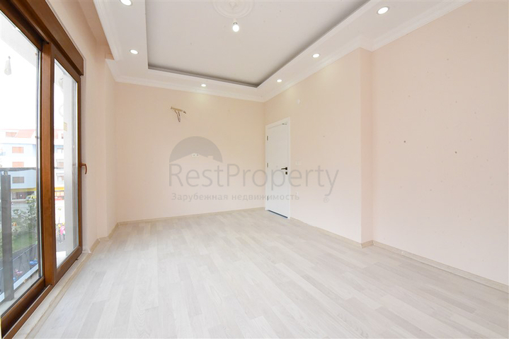 بنتهاوس واسع مطل على البحر في وسط ألانيا