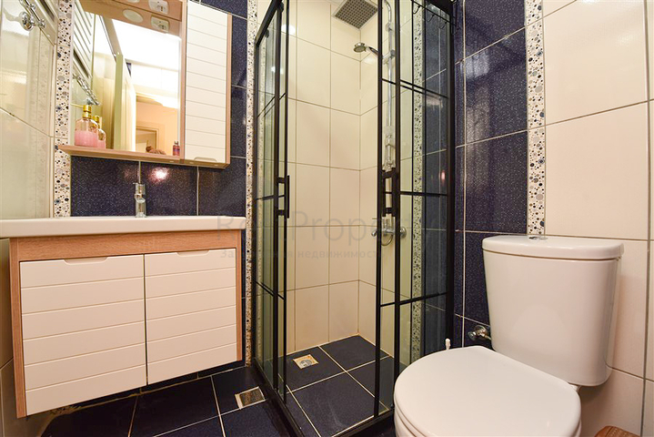 شقة 1+1 في منطقة أوبا على بعد 550 متر فقط من البحر 