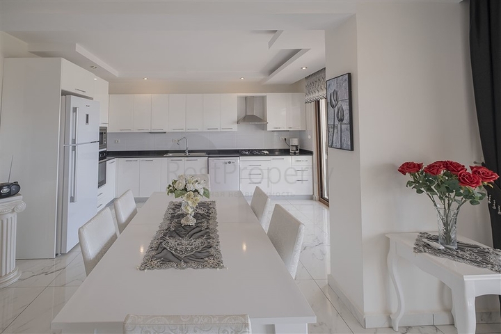 بنتهاوس 3+1 مطل على البحر في منطقة سيكجيلي